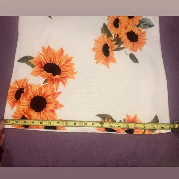 Sunflower Blouse 🌻 - Picture 8 of 10